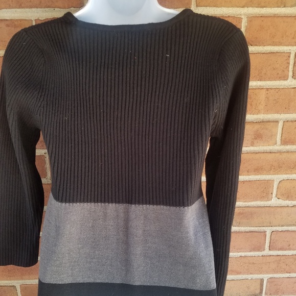 Color Block Sweater Dress - Picture 4 of 8